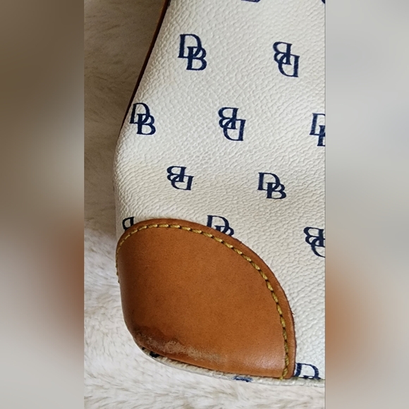 Dooney & Bourke Vintage Crossbody /Shoulder  Bag with card Holder. - Picture 4 of 17